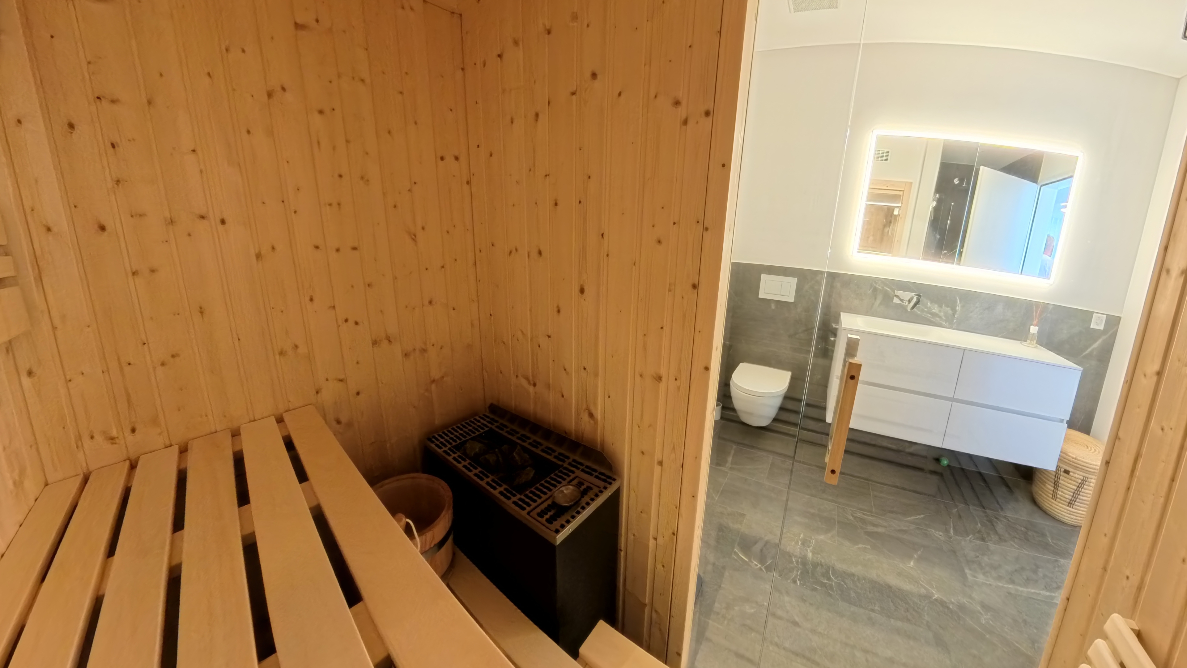 Bad mit Sauna, Wohnung B301